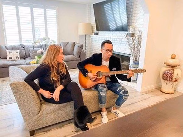 Những hình ảnh bên trong căn nhà của nữ ca sĩ nổi tiếng bậc nhất Việt Nam khiến nhiều người ngỡ ngàng. Nội thất được chọn lựa kĩ càng với tông màu be - xám.