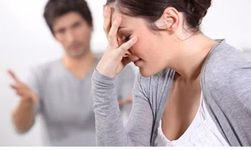 Nguoi tung bi chong danh chi cach vuot qua xung dot gia dinh