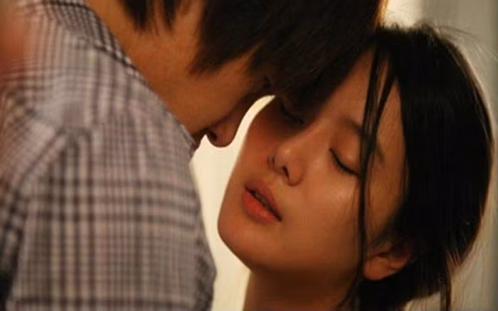 Vo ngoai tinh roi nuoc mat truoc hanh dong cao thuong cua chong