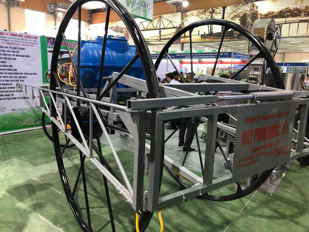 Ne phuc anh nong dan lop 7 SX may nong nghiep xuat khau 14 nuoc-Hinh-3