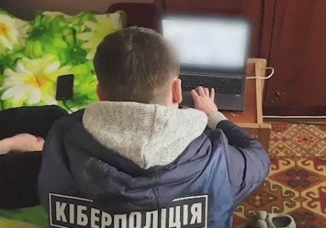 Xot xa be trai 4 tuoi bi me ruot lam dung tinh duc