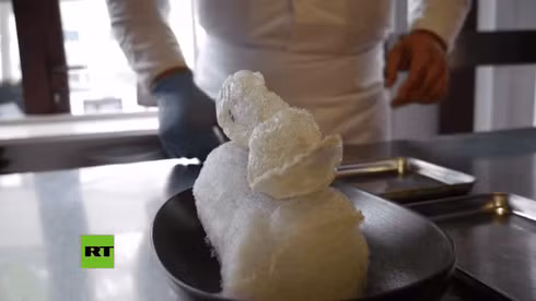 'Khong khi chien gion' gia ca trieu dong, nha giau cung kho mua-Hinh-2