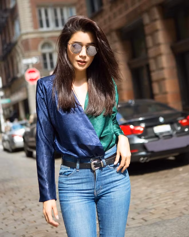 Người đẹp tham gia vào giới nghệ thuật khá sớm và đạt được nhiều thành tựu nổi bật. Cô sở hữu thân hình gợi cảm cùng làn da nâu khỏe khoắn nhờ tập luyện mỗi ngày. 8X cũng từng tham gia đóng phim, trình diễn thời trang cho một số thương hiệu nhưng vẫn chuyên tâm cho lĩnh vực fitness.