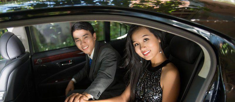 Rich kid chi tien khung de hoc lam 'nguoi co ich'