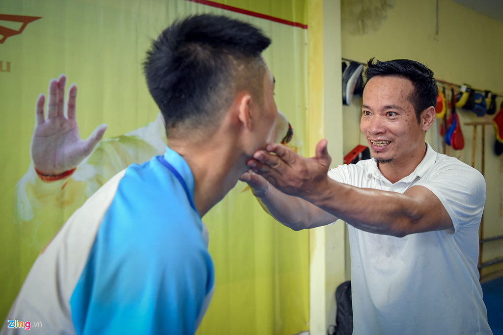 Thuc hu dong the o 'Nguoi phan xu' nhan cat-xe 300.000 dong/ngay-Hinh-3