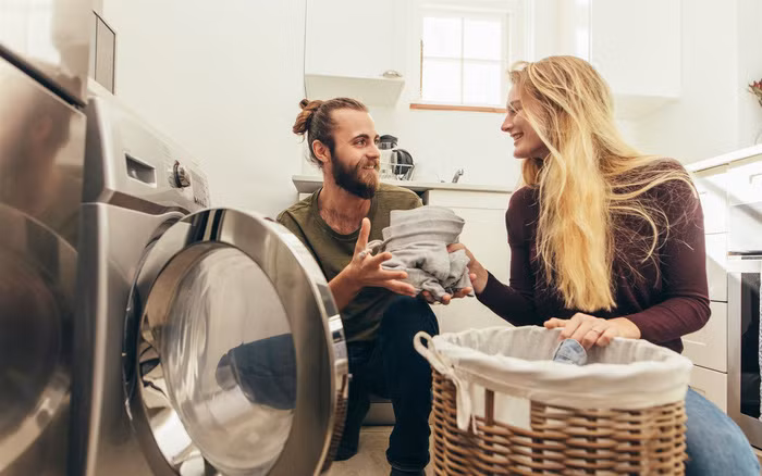 Khi dan ong chia se viec nha, gia dinh se hanh phuc hon