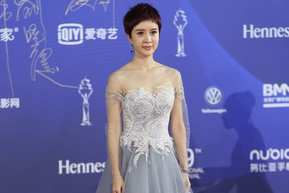 Scandal ngoai tinh va ban dam cua cong chua dep nhat 'Tay du ky'-Hinh-4