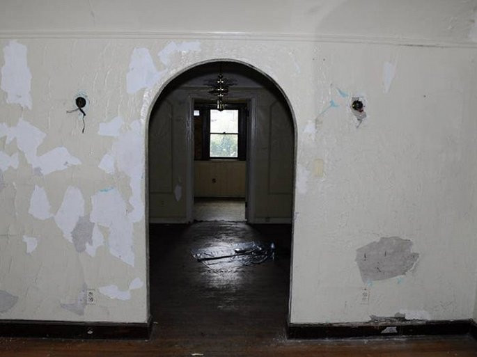 Orr cũng xử lý hệ thống nước và dây điện. (Ảnh: Business Insider)