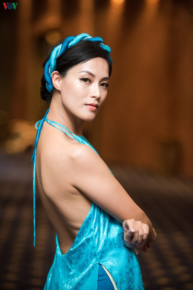 Nữ chính Nguyễn Thị Ngọc Anh là diễn viên gốc Hải Phòng. Ngoài đời, cô có một gia đình nhỏ với ông xã luôn ủng hộ vợ làm nghệ thuật. Họ yêu nhau trong quá trình cô đang quay phim và giờ đã có với nhau một người con.