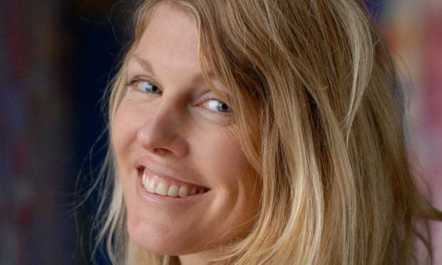 Leigh Hopkinson làm nghề vũ nữ thoát y 24 năm, vốn là sinh viên ngành nghệ thuật.