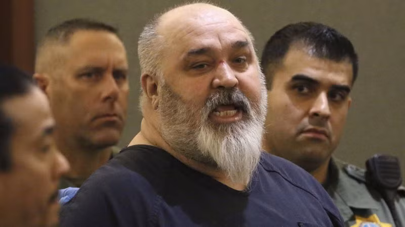 Canh sat goc Viet no sung ban tu nhan vuot nguc