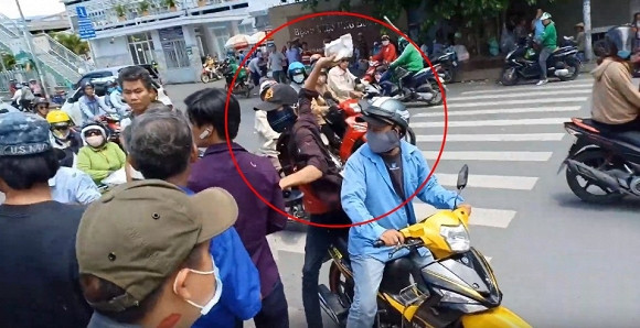 Dan mang neu thang li do Le Duong Bao Lam bi danh