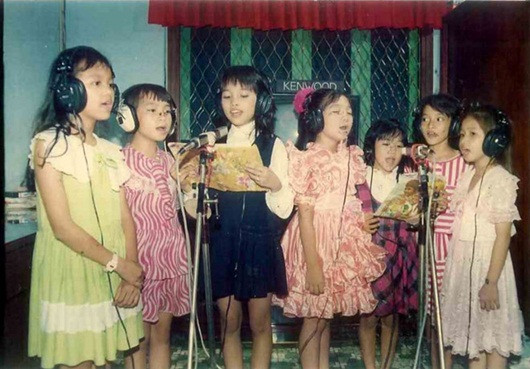 Trong những MV dành cho thiếu nhi do Đài truyền hình TP.HCM thực hiện, Hiền Thục thể hiện vẻ ngây thơ, hồn nhiên và rất yêu ca hát.