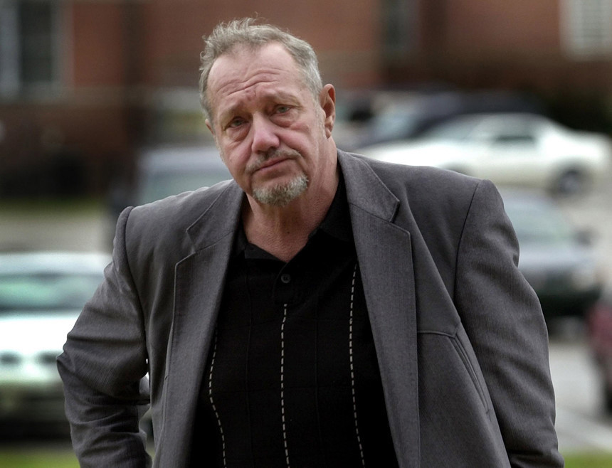 Trung doc dac 110 ty cho con rieng 40 ty, vo bi chong sat hai-Hinh-2