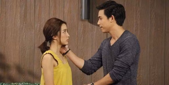 Chong phan boi nguoi vo tao khang de cuoi gai tre va ket dang