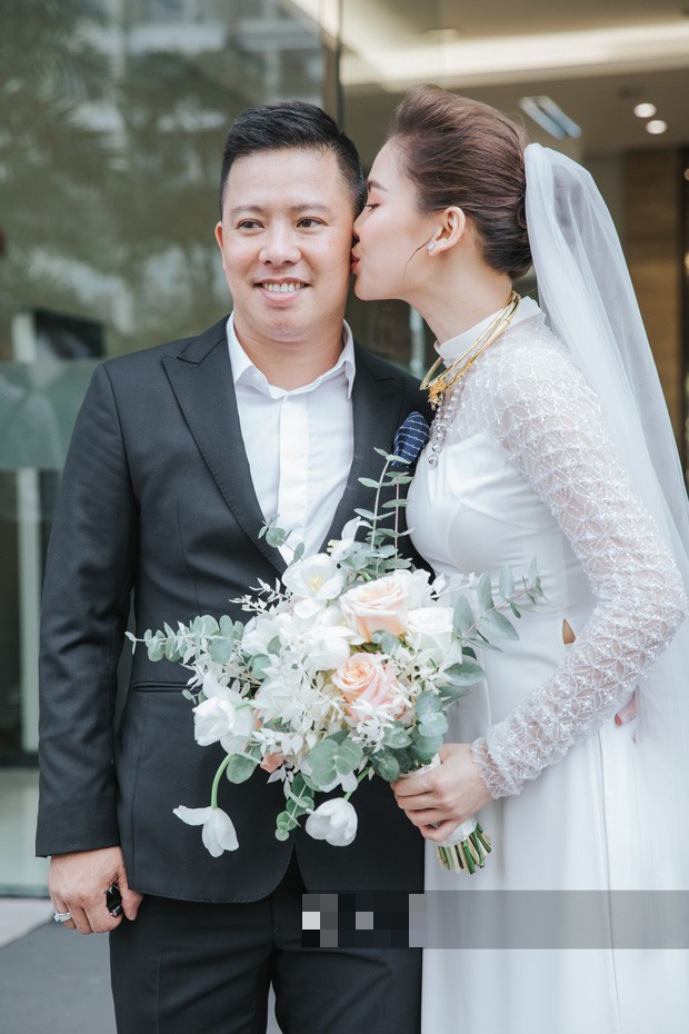 Giang Hong Ngoc phan tran giua on ao vay cuoi 