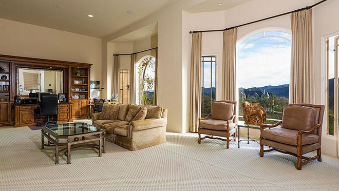 Không gian gia đình bình dị, gần gũi, phù hợp để những đứa con của Britney Spears chơi đùa.