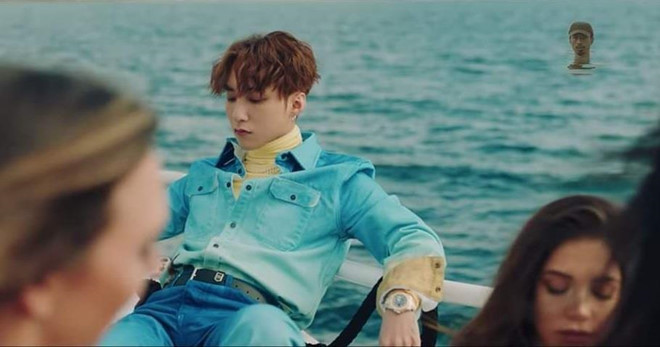 Nhiều người dẫn lại câu rap "Anh được gặp những người nổi tiếng, trước giờ chỉ thấy trên tivi. Gặp H'Hen Niê hoa hậu gặp cả Sơn Tùng M-TP" của Đen trong ca khúc Bài này chill phết khi chế ảnh nam rapper vào MV của Sơn Tùng. Ảnh: FB.