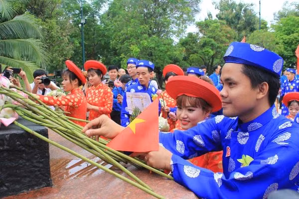 100 cap doi rang ro tai le cuoi tap the trong ngay Quoc khanh-Hinh-2