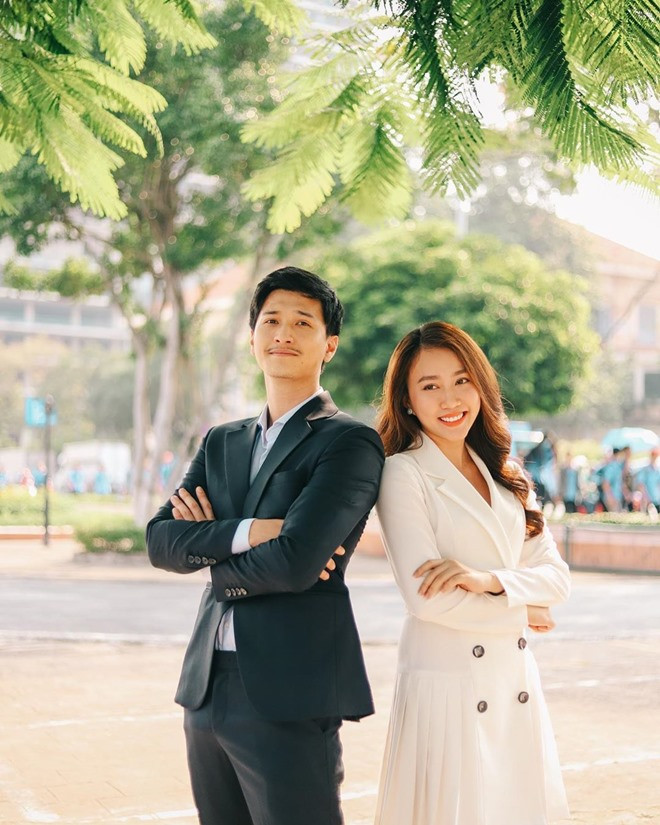 Đây là lần đầu tiên, Huỳnh Hồng Loan đóng vai phản diện. Cô cho biết, đã chuẩn bị sẵn tâm lý bị khán giả ghét khi phim lên sóng. Trước đó, Hồng Loan và Huỳnh Anh đã có dịp hợp tác chung trong "Tình khúc Bạch dương".