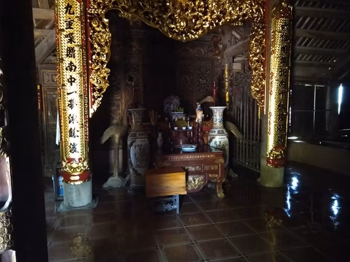 Chuyen 2 lang “sat vach” trai gai tram nam khong lay nhau