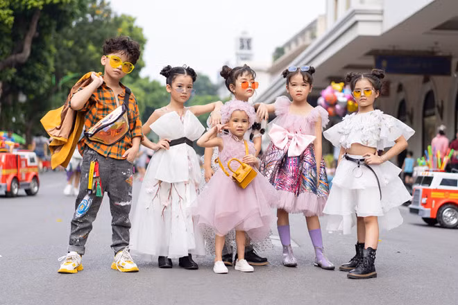 Trong các buổi học catwalk, Hoàng Anh được nhận xét là có tố chất, học hỏi nhanh và thần thái tốt. Những lúc nghỉ giải lao, cô bé vẫn còn hơi ngại ngùng, khép nép do chưa quen nhưng khi "lên sàn", Hoàng Anh tự tin hẳn, hoạt bát hơn.