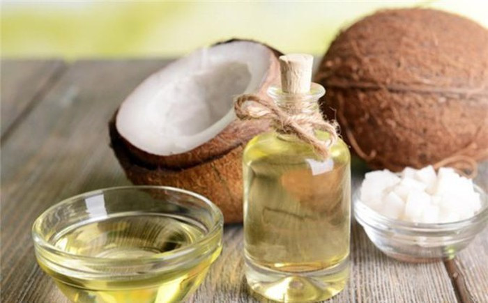 Dầu dừa: Là một thực phẩm tự nhiên có khả năng chống oxy hóa, ngăn ngừa ung thư, kháng viêm.