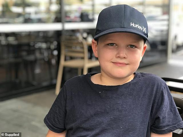 Bé trai Harry giờ đã lớn khôn.