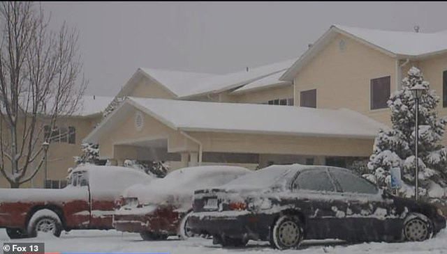 Nhan vien y te phat hien dieu kinh hoang trong tu lanh cua cu ba