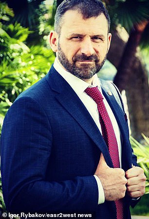 Ty phu rai “mua tien” tu mai nha de 