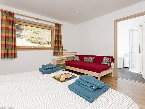 Chủ sở hữu, ông Dunn nói: 'Nhiều người không nhận ra rằng rơm là một trong những hình thức cách nhiệt rẻ nhất và bền vững nhất”.