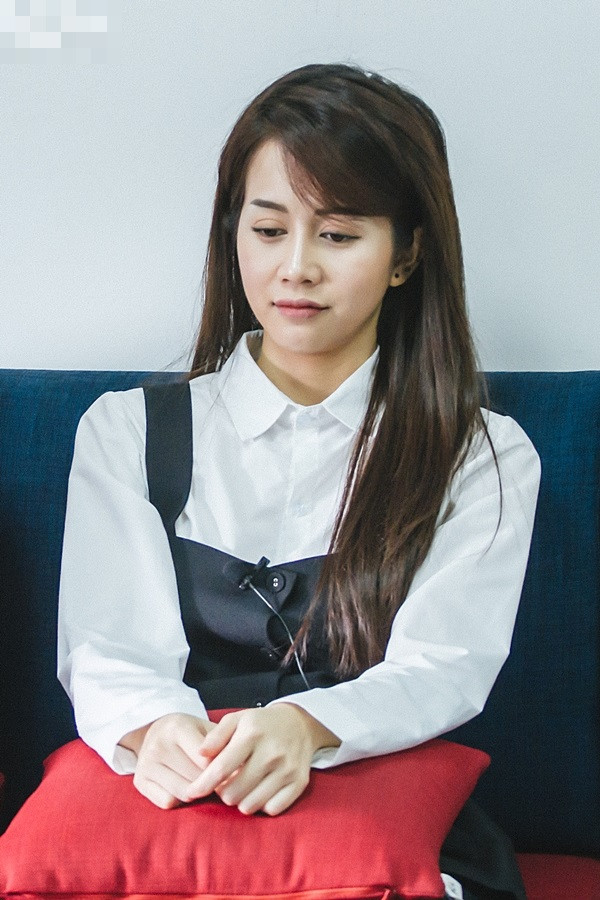 An Nguy bat ngo cong khai hinh anh con gai sau on ao tinh ai