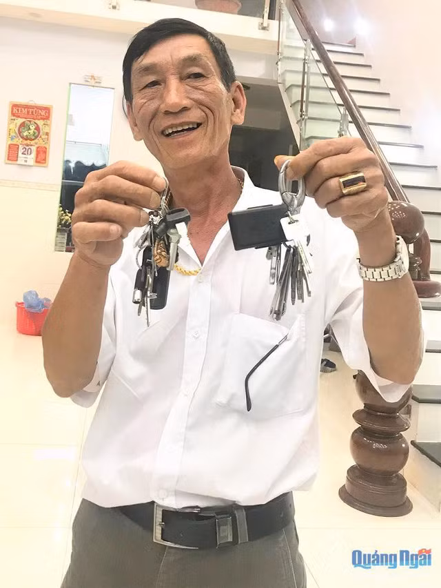 Nghe la Viet Nam: Trong nha cho chu ve chai, moi thang lanh ngan do-Hinh-3