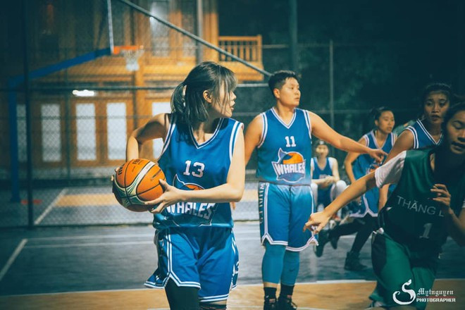 Không đi theo con đường thi đấu chuyên nghiệp song Vân Như vẫn nỗ lực và thường xuyên tham gia các giải không chuyên cùng các đồng đội của mình.