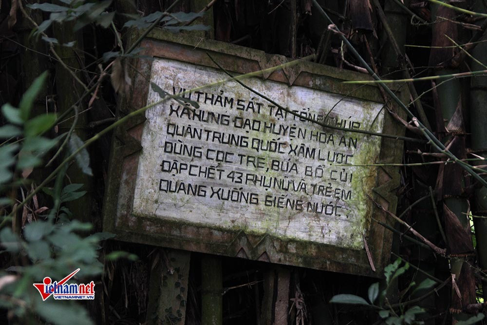 Chien tranh bien gioi: Am anh tu day gieng chon 43 xac