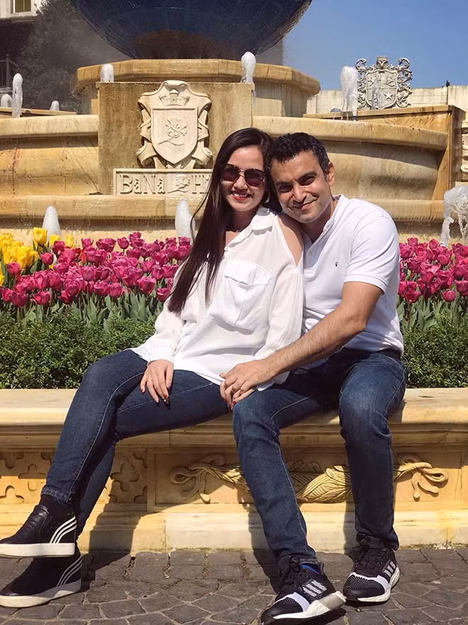 Đây cũng là lần đầu tiên chồng Ấn Độ của Võ Hạ Trâm được đi thăm thú các cảnh đẹp ở Đà Nẵng như Bà Nà Hill, cầu Bàn Tay Vàng,…