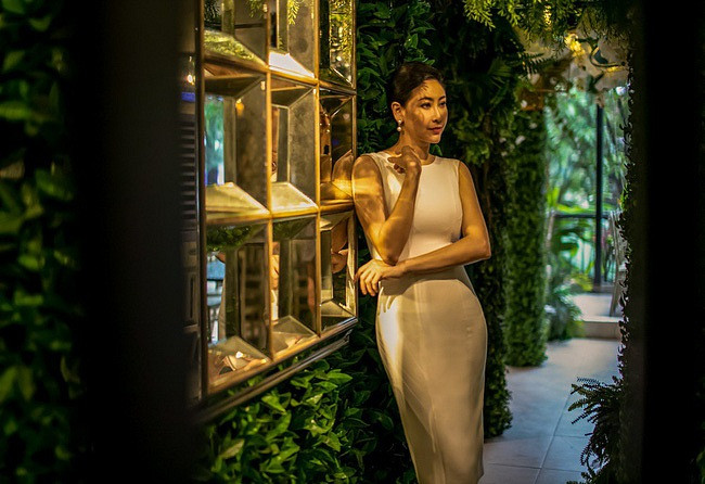 Hà Kiều Anh (sinh 1976) là Hoa hậu Việt Nam năm 1992 khi mới 16 tuổi, là con của Vương Kiều Oanh, cháu ngoại ông Vương Quốc Mỹ, nguyên thứ trưởng Bộ Xây dựng, cháu nội ông Hà Văn Lâu, nguyên đại sứ Việt Nam tại Liên Hiệp Quốc. Cô đăng quang danh hiệu hoa hậu toàn quốc báo Tiền Phong lần thứ 3 vào ngày 20 tháng 9 năm 1992 tại nhà thi đấu Phan Đình Phùng, Thành phố Hồ Chí Minh. Cô là hoa hậu đăng quang ở độ tuổi trẻ nhất từ trước đến nay của cuộc thi Hoa hậu báo Tiền Phong (tiền thân của cuộc thi Hoa hậu Việt Nam). Khi đó, Hà Kiều Anh 16 tuổi, đang là sinh viên trung cấp thanh nhạc năm thứ nhất của Nhạc viện Thành phố Hồ Chí Minh.