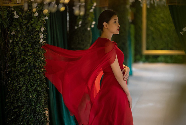 Một thời gian, Hà Kiều Anh cũng tham gia lĩnh vực điện ảnh và ghi dấu ấn nhất định trong vai trò một Hoa Hậu đóng phim như: Áo Lụa Hà Đông, Đẻ Mướn, Lối Sống Sai Lầm… Hiện tại, người đẹp thường xuyên xuất hiện, tham gia một số các sự kiện trong giới nghệ thuật. Phần lớn thời gian còn lại, Hà Kiều Anh điều hành công việc kinh doanh riêng và chăm sóc tổ ấm.