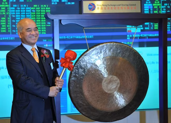 Gia tộc Cheng (Hong Kong - 22,5 tỷ USD): Tộc trưởng Cheng Yu-tung qua đời vào tháng 9/2016. Trước đó ông đưa con cả Henry lên làm chủ tịch công ty vàng bạc đá quý Chow Tai Fook và tập đoàn New World. Những người con khác cũng quản lý các công ty lớn của gia tộc.