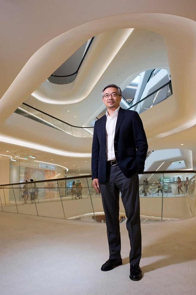 Gia tộc Chirathivat (Thái Lan - 19,3 tỷ USD): Gia tộc Chirathivat sở hữu Central Group, tập đoàn phát triển trung tâm mua sắm lớn nhất Thái Lan. Tos Chirathivat, cháu nội của người sáng lập tập đoàn, hiện giữ vai trò lãnh đạo tối cao.