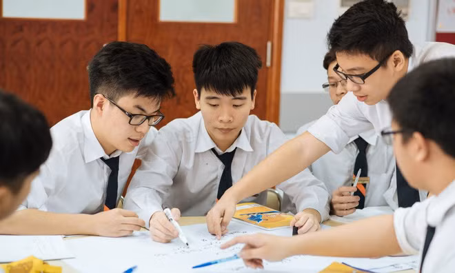 Nam sinh miet mai den sach vi cau hua 