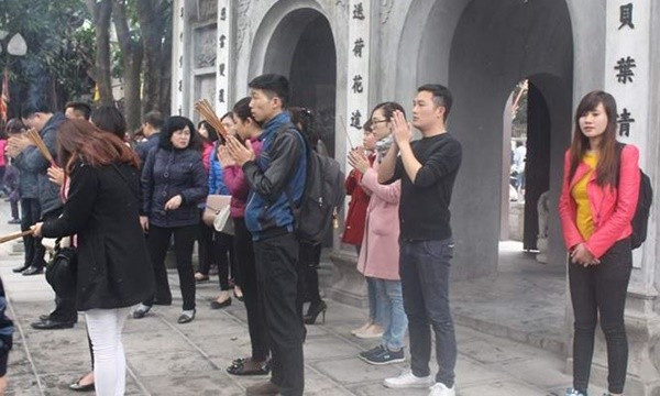 Co gai tre co nguoi yeu trong mo nho dinh 