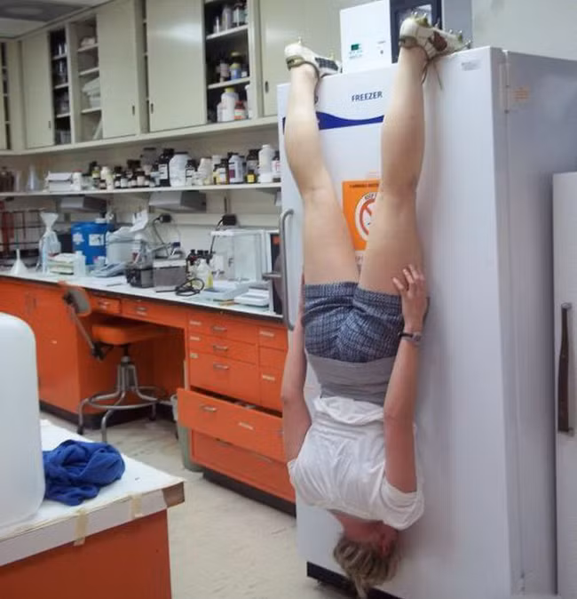 Tranh thủ tập luyện tí thôi làm gì căng.