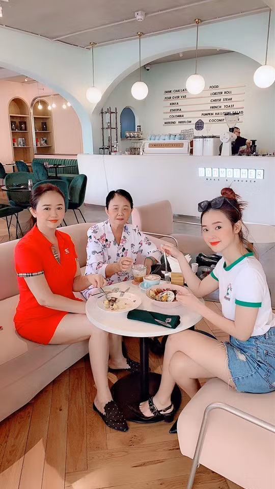 Khoe nhan sac khong tuoi, Midu van bi 