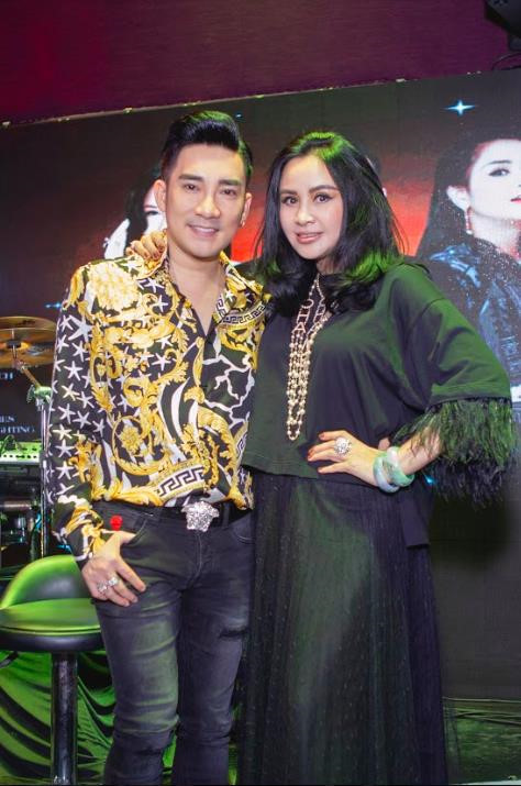 Quang Ha tuyen bo se tam dung ca hat sau su co chay Cung Viet Xo-Hinh-2