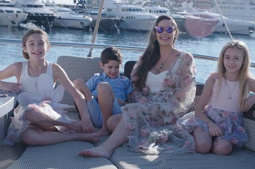 Choang voi ky nghi he xa hoa cua nhung tieu ty phu