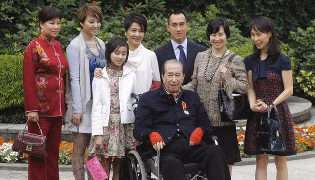 Cang thang cuoc chien vuong quyen ty do tai Macau