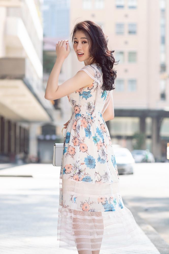 Phương Oanh khẳng định, những gì có được hiện tại là do bản thân tích cóp, bươn trải mà có.