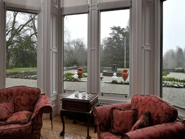 Đây là nơi cung cấp các khóa phục hồi nhân phẩm cho tù nhân, đồng thời tạo công ăn việc làm cho 50 lao động tại địa phương.