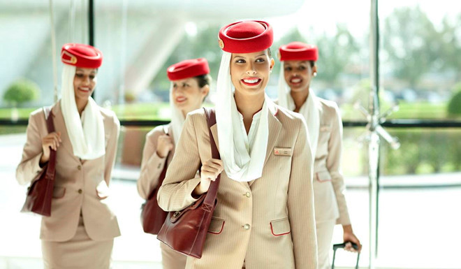 Emirates là một trong những hãng hàng không đẳng cấp bậc nhất thế giới. Đội ngũ tiếp viên của hãng này luôn xuất hiện trong thần thái rất tự tin, sang trọng, thanh lịch nhưng không kém phần quyến rũ. Ảnh: Emirates.